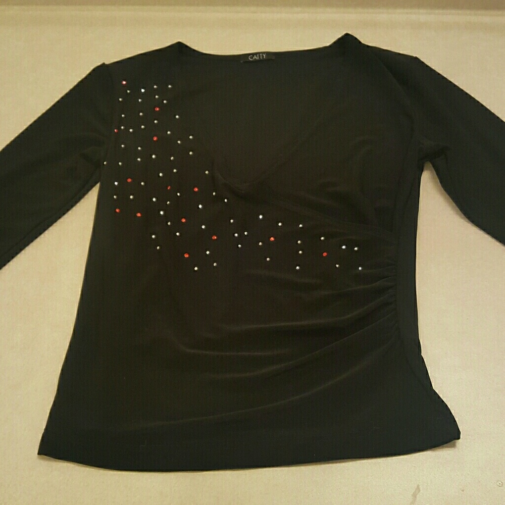Criss cross v neck black top